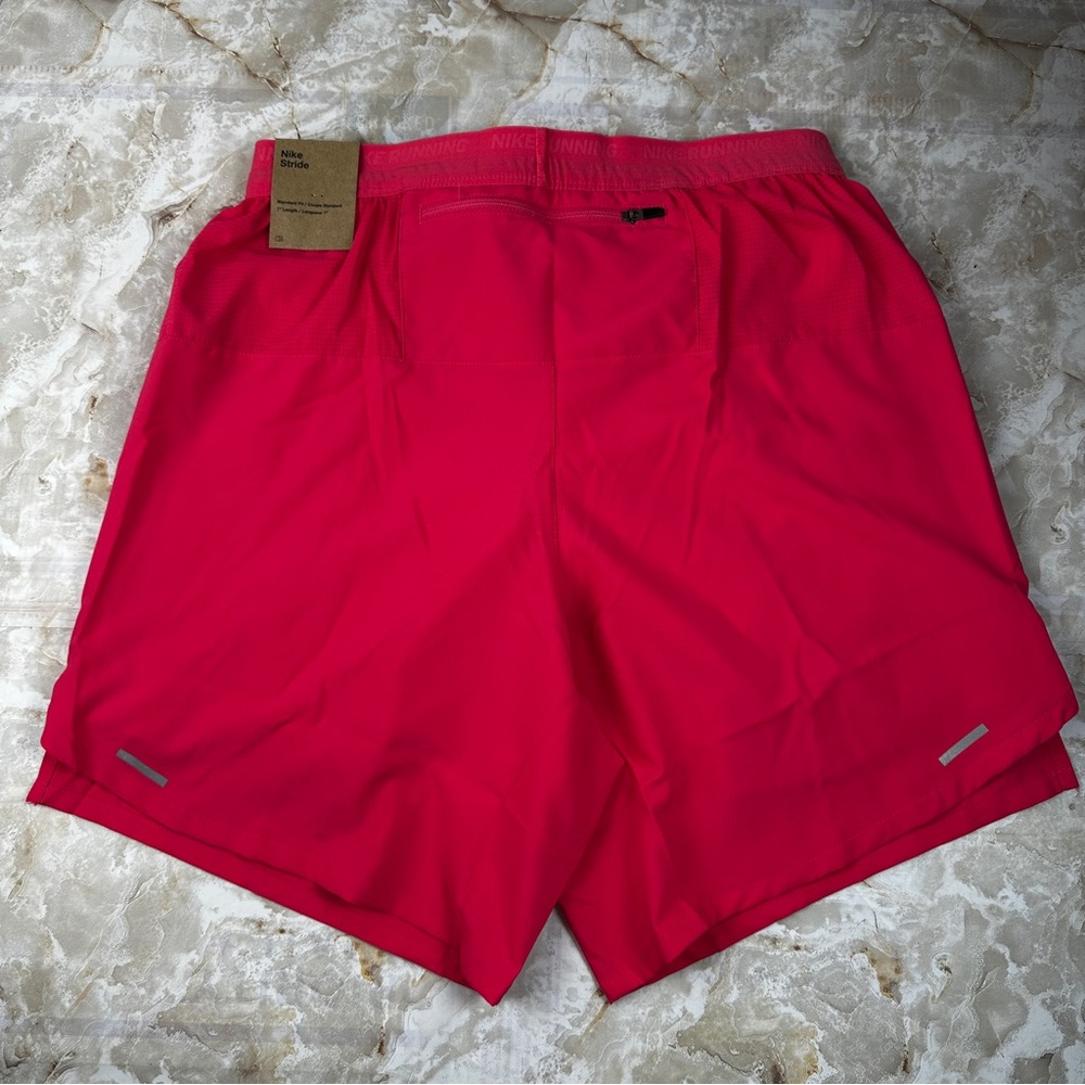 Nike Stride Dri-Fit 7” Pink Men’s Small 2-in-1 Lined Running Shorts DM4759-629 - Picture 2 of 4